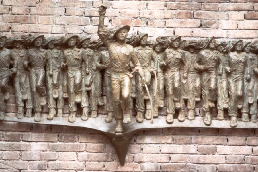 Senigallia, Palazzo Comunale, Monumento ai Bersaglieri